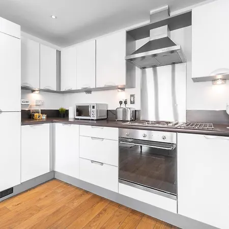 Stylish Centre - 2 Bed - Secure Parking - 5ac Birmingham